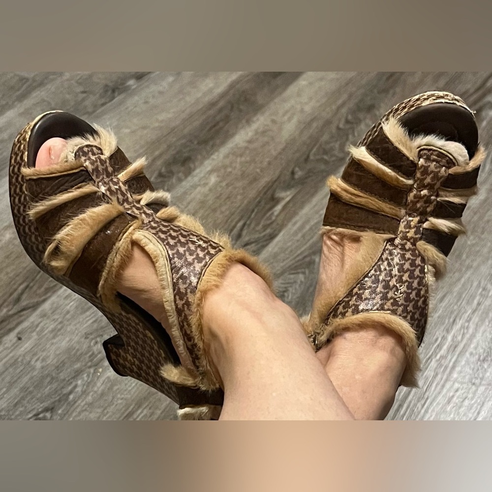 Henry Beguelin Leather Block Heels with Platform, size 6.5.
Hand-Made in Italy